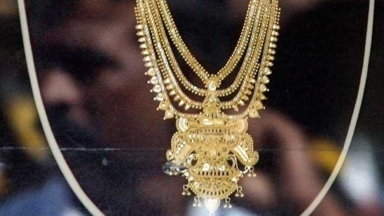 Таксиметров шофьор от Банкок върна накити за $410 000. Снимка: архив, Reuters