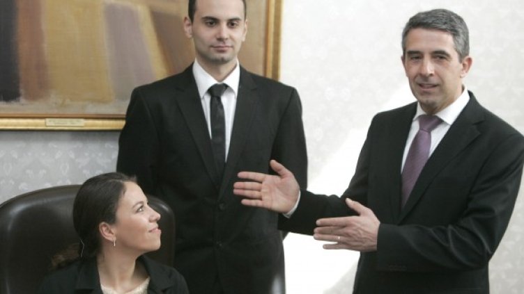 Полина Неделчева седна в стола на Плевнелиев. Снимка: БТА