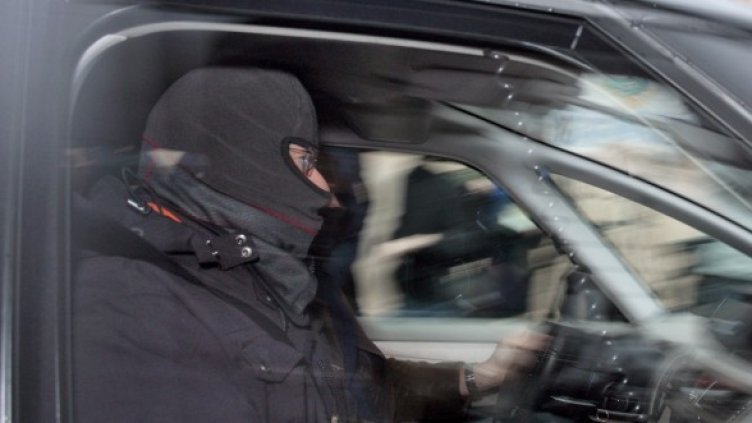 Предполагаемият сериен убиец от Тулуза, който е обсаден в къща в града, ще се предаде на полицията следобед. Снимка: Reuters