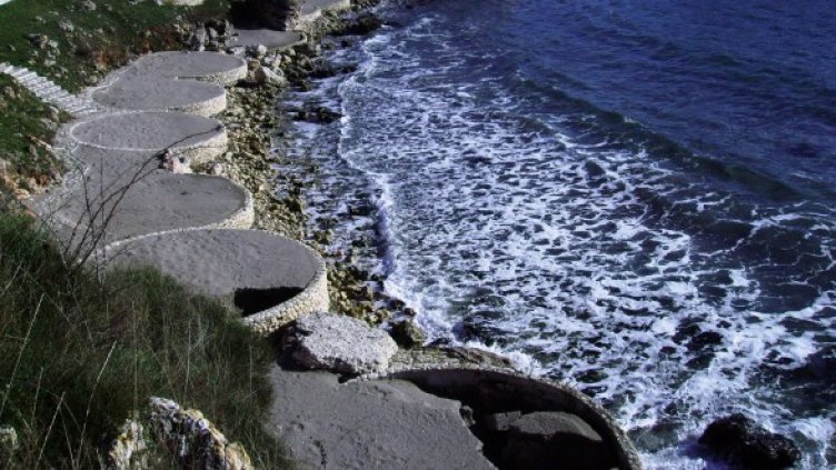 В края на миналата година беше премахнат незаконно изграденият изкуствен плаж във ваканционното селище. Снимка: ДНСК