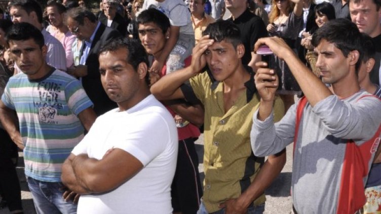 Ромите първо трябва да платят задълженията си. Снимка: архив Булфото