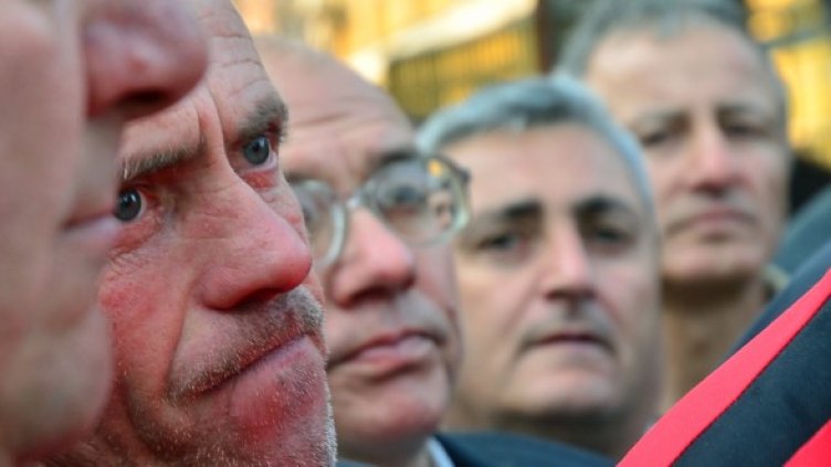 Протестиращите работници от ОЦК-Кърджали. Снимка: БТА