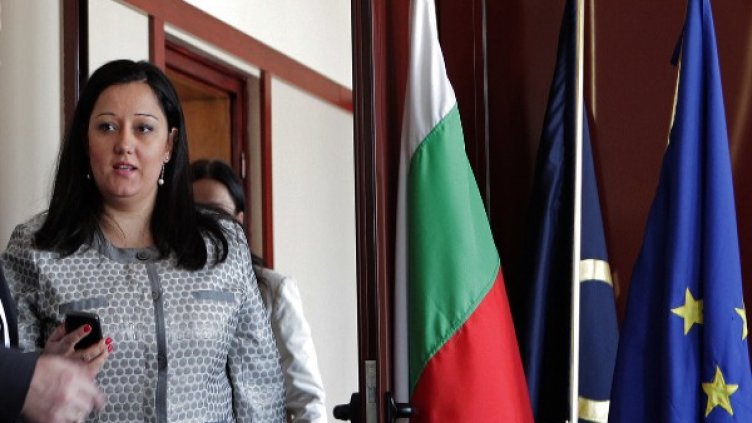 Лиляна Павлова обеща "Тракия" да бъде готова през тази година. Снимка: БТА