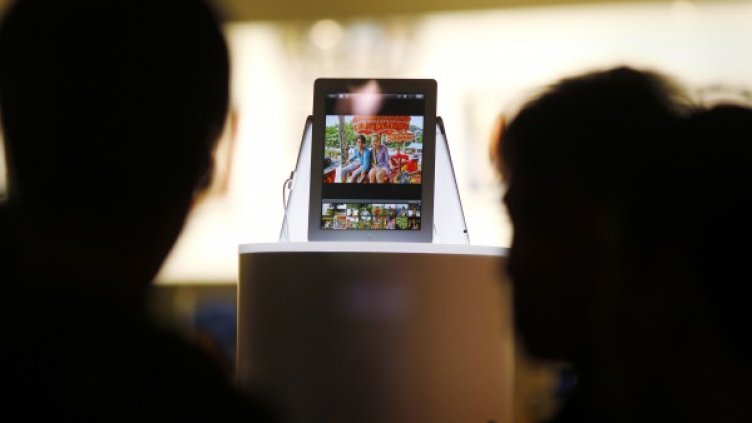 Новият iPad се предлага вече в магазините в Австралия. Снимка: Reuters
