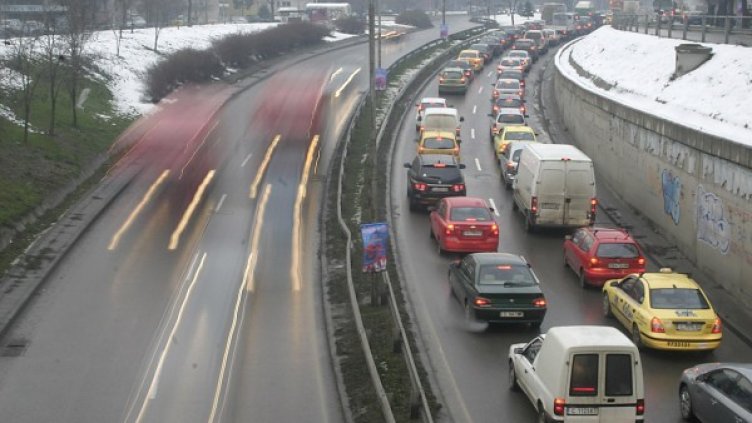 Кръстовище на две нива ще свързва бул. "Акад. Ив.Евст. Гешов" и ул. "Св. Георги Софийски". Снимка: Булфото