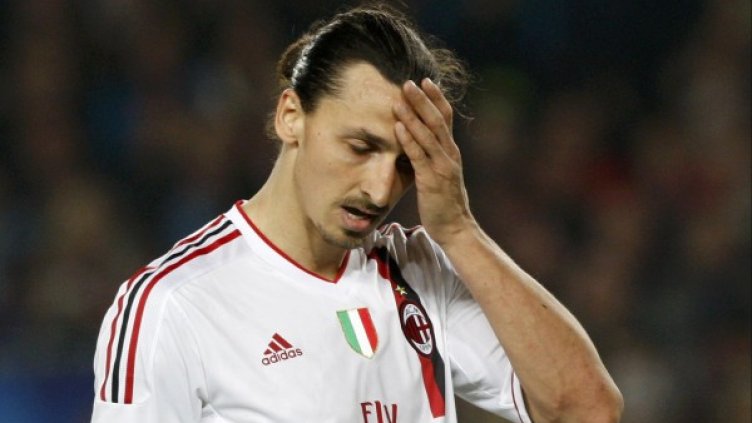 Ибрахимович нападна съдията след загубата от Барселона. Снимка: Reuters