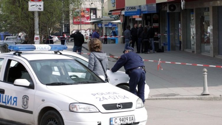 Клонът на ОББ, който беше обран тази сутрин. Снимка: Булфото