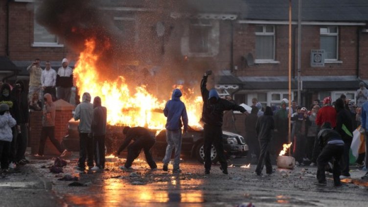 Размирици в Северен Белфаст, юли 2011 г. Снимка: архив, Reuters