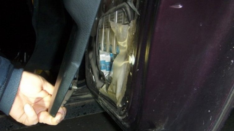 Откритите в тайници цигари. Снимка: МВР