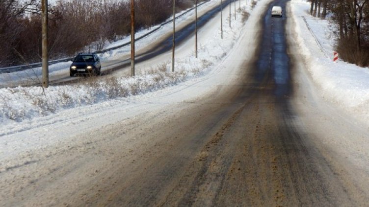 На повечето места пътищата са почистени. Снимка: архив Булфото