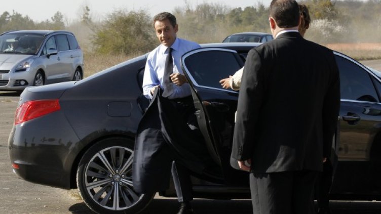 Саркози обича бързото шофиране. Снимка: Reuters