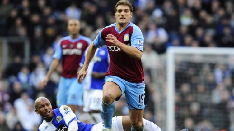 Стилиян Петров може да стане лице на FIFA 2013. Снимка: Reuters