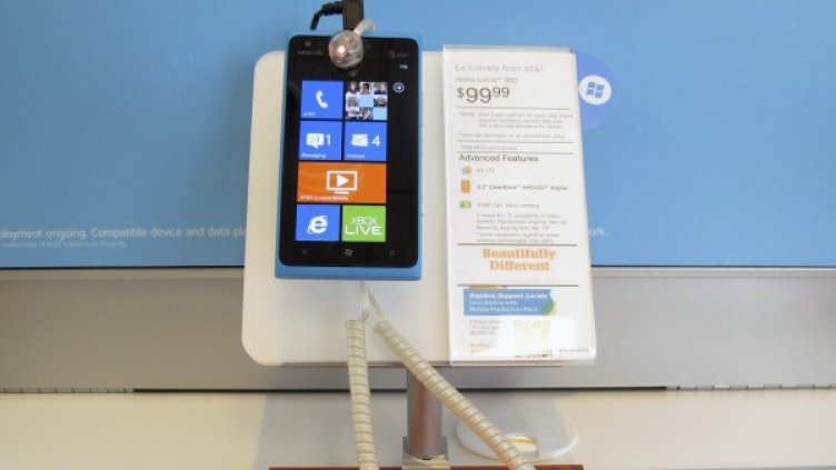 Nokia залага много на серията смартфони Lumia. Снимка: Reuters