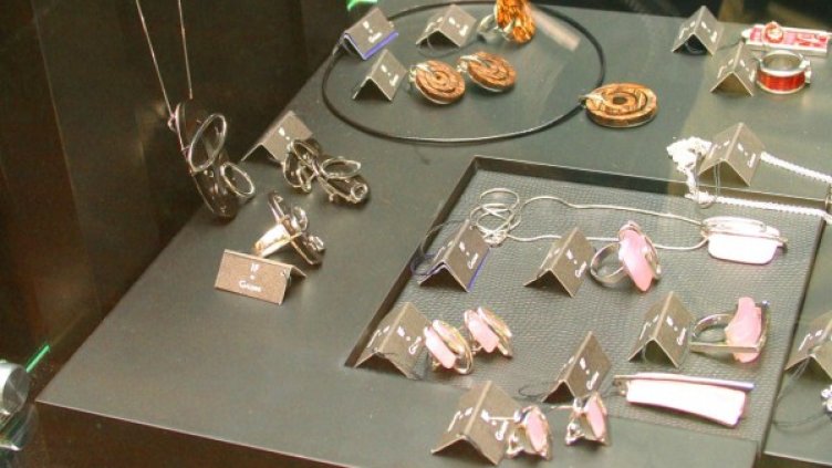 Стойността на бижутата се уточнява. Снимка: архив Булфото