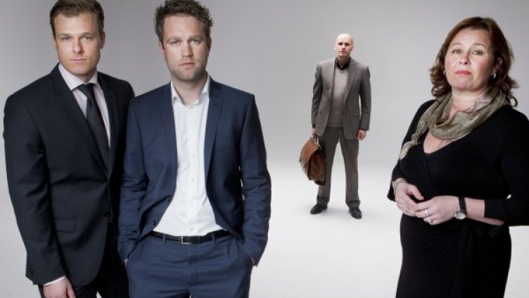 Геир Липестад (на заден план) и неговите помощници Вибеке Хайн Бера, Од Ивар Грьон и Торд Ескилд Йордет. Снимка: Reuters