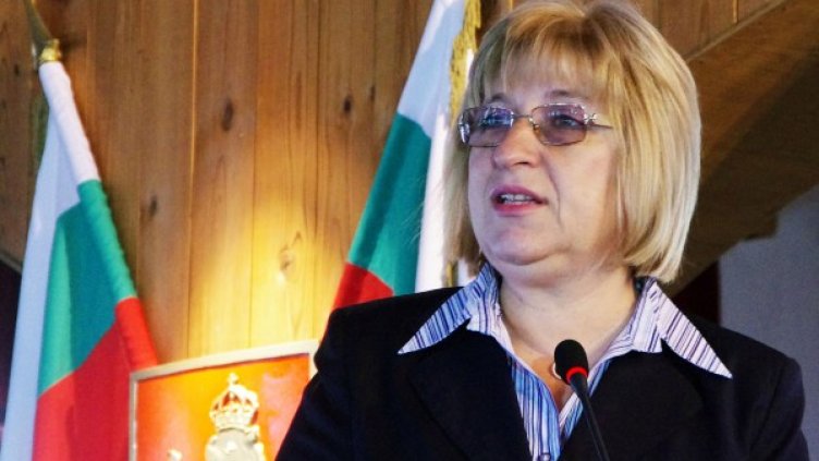 Вот на недоверие няма да има, съобщи Цецка Цачева. Снимка: Impact Press Group