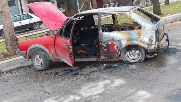 Обгорял Голф след взрив на газова бутилка. Снимка: Булфото