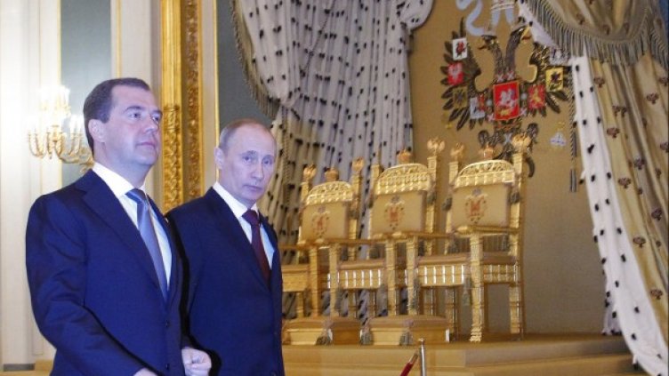 Путин предложи Медведев за лидер на "Единна Русия". Снимка: Reuters