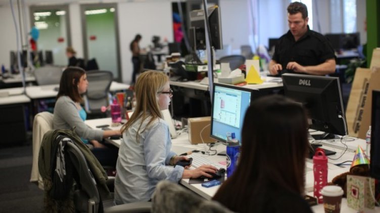 Подмазването на шефа е най-важното условие за  израстване в кариерата. Снимка: архив, Reuters