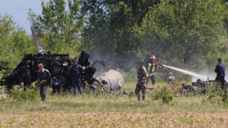 Падналият самолет. Снимка: Булфото