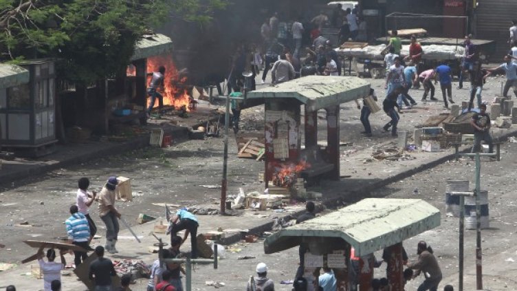 Египетската армия ще се намеси, за да сложи край на насилието в Кайро. Снимка: Reuters