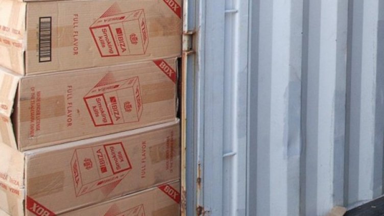 Един милион къса контрабандни цигари задържаха тази нощ митническите служители на Кулата. Снимка: архив, Булфото