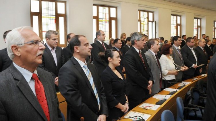 Общинските съветници в София не са доволни с новите си заплати. Снимка: Булфото