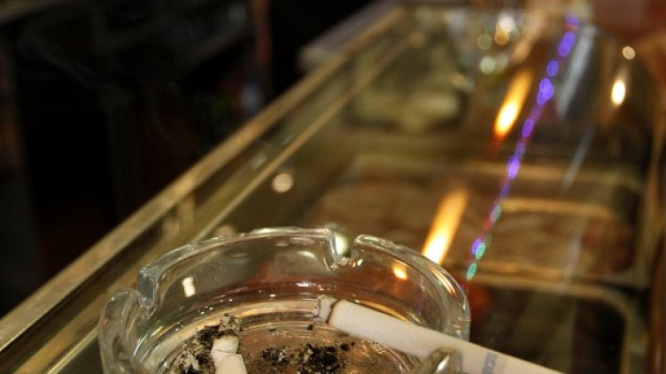 Хотелиери и ресторантьори искат забраната да се отложи с няколко години. Снимка: Reuters