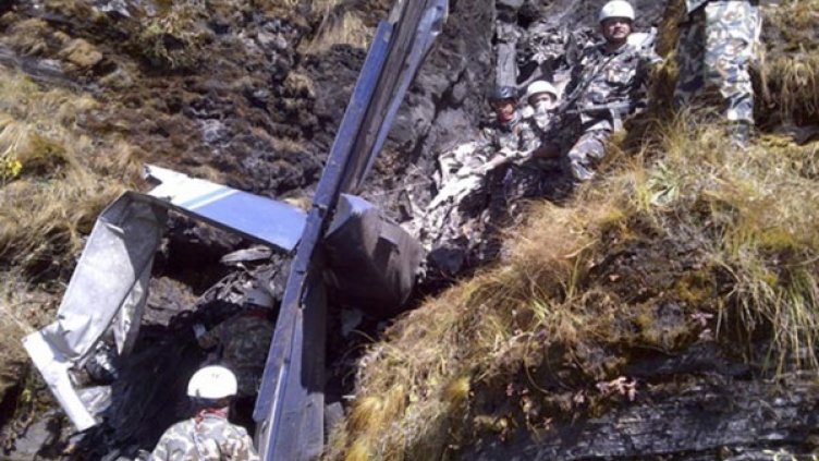Самолет с 21 души на борда се разби при опит за кацане в Непал. Снимка: архив, Reuters