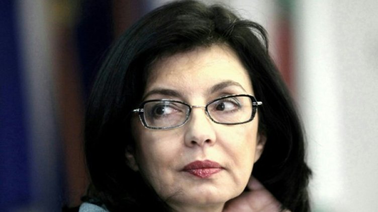 Кунева е заета, не може да дойде. Снимка: Impact press group