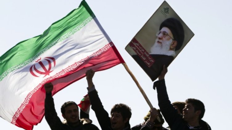 Демонстранти празнуват годишнина от ислямската революция в Иран. Снимка: архив, Reuters