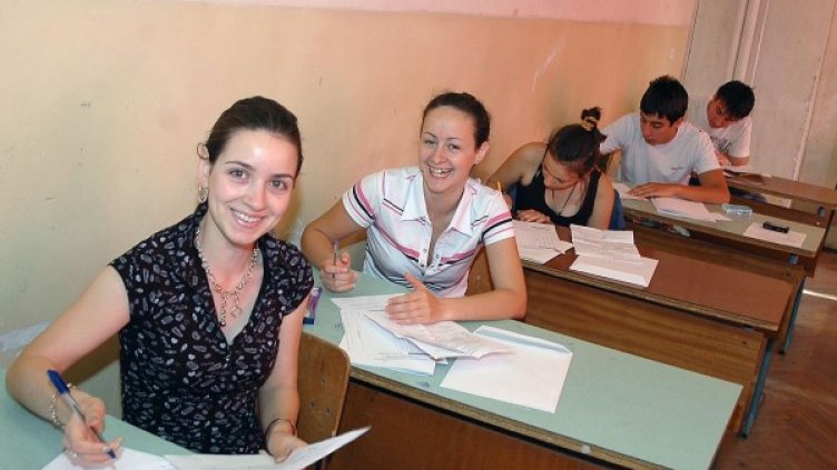 Близо 125 000 българчета ще се явят на изпити днес. Снимка: Архив Булфото
