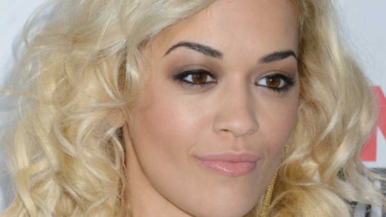 Rita Ora не отстъпва първата позиция. Снимка: Getty Images