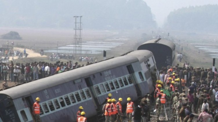 Най-малко 25 души загинаха при влакова катастрофа в Индия. Снимка: архив, Reuters