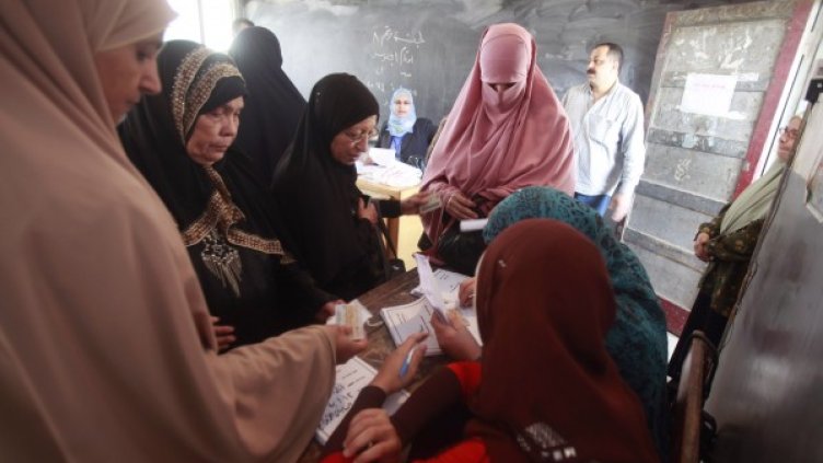 В Египет започнаха първите президентски избори след свалянето на Мубарак. Снимка: Reuters