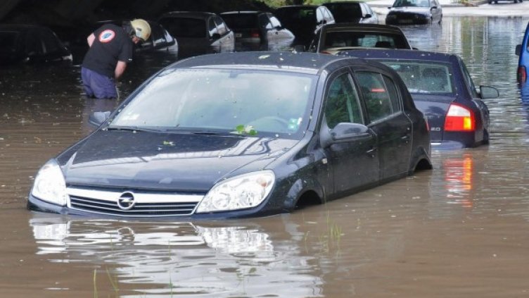 Продължава отводняването в страната. Снимка: архив Булфото