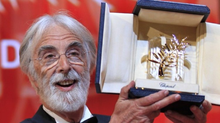 Михаел Ханеке с голямата награда. Снимка: Reuters