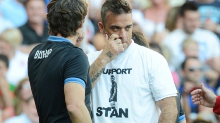 Роби Уилямс подкрепи Стилиян Петров. Снимка: Официален сайт на Астън Вила