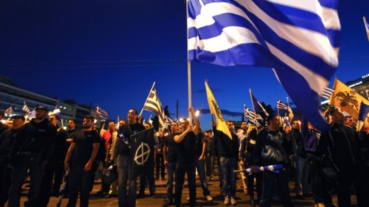 Привърженици на "Златна зора" на факелното шествие. Снимка: Reuters