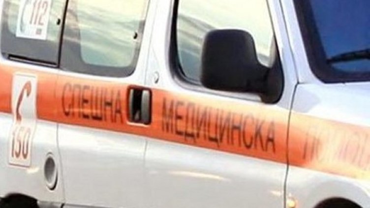 Мъж е приет в "Пирогов", след като паднал от череша. Снимка: архив, Булфото