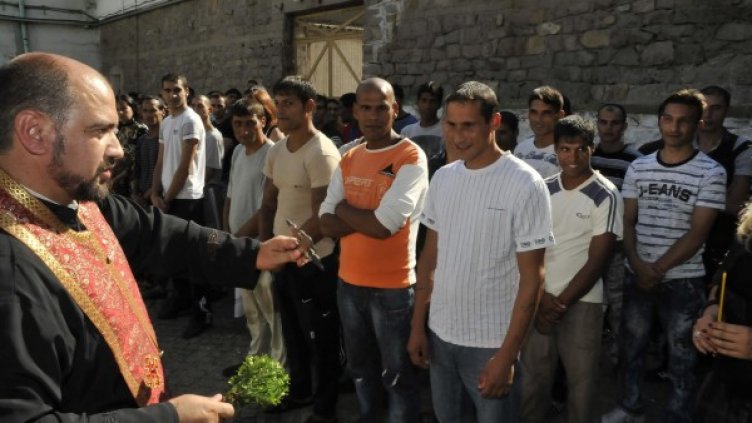 Работещите в затворите работят при тежки условия. Снимка: Архив Булфото