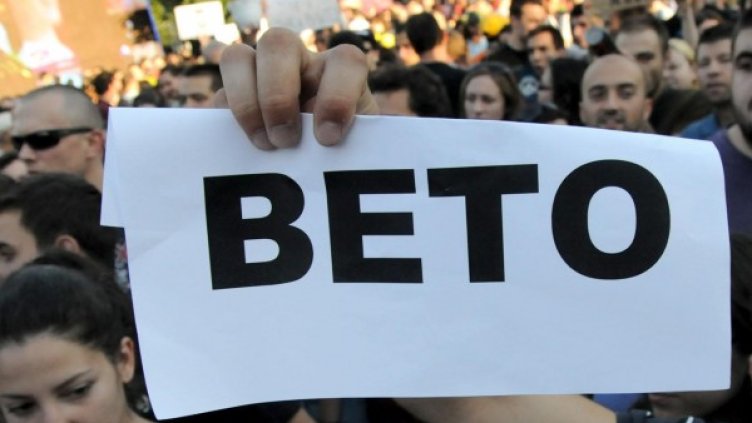 Протестиращите искат вето върху Закона за горите. Снимка: Булфото