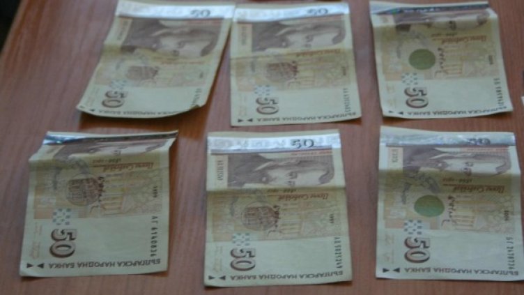 Парите били открити у преподавателя. Снимка: архив Булфото