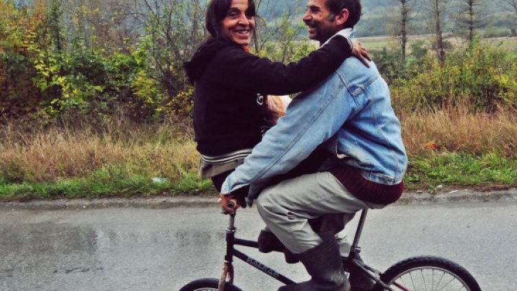 На рамката на колелото винаги има място и за бидонче с бира. Снимка: Булфото