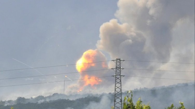 140 войници разчиствали земите около "Петолъчката". Снимка: Булфото