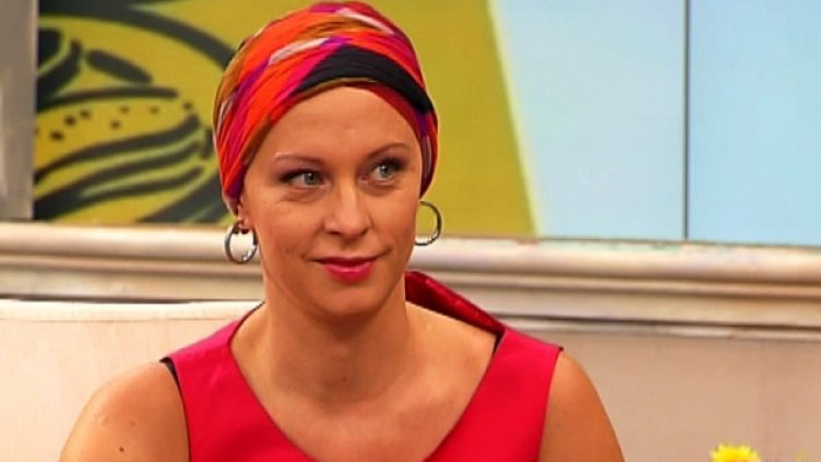 Нана се бори с болестта рак на гърдата. Снимка: "На кафе"