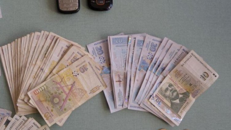 Жената предала парите на "лекуващия лекар". Снимка: Булфото