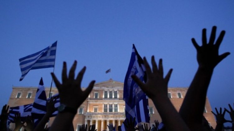 Докато правителството начело с ПАСОК е приемало закони, ограничаващи броя на държавните служители, в същото време са били назначавани нови държавни служители. Снимка: архив, Reuters