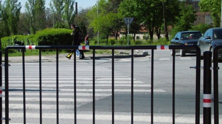 Инцидентът е станал при маневра на кръстовище. Снимка: архив Булфото