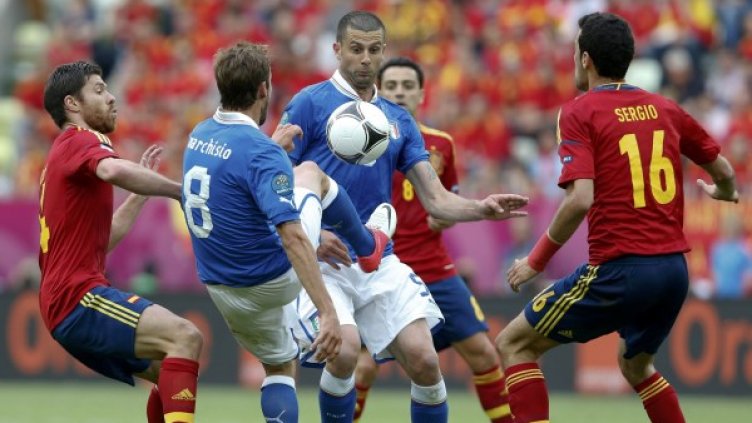 Италия и Испания завършиха 1:1 в първия мач от група C. Снимка: Reuters